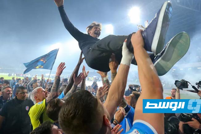 كونتي يدافع عن سجله القاري مع انطلاق نابولي للموسم الجديد
