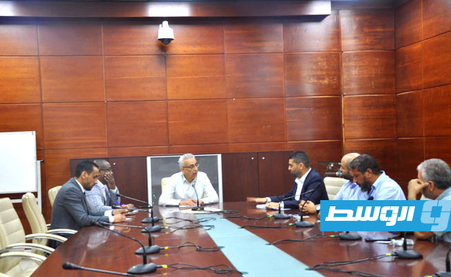 الغاوي يناقش خطة شركة الأشغال العامة لتنفيذ المشروعات التنموية بالزاوية