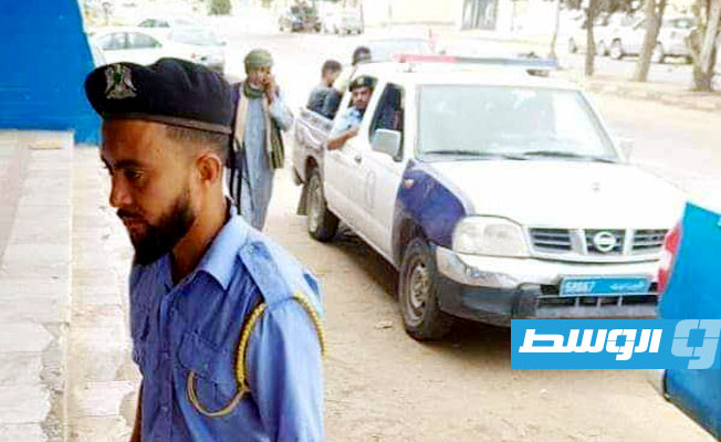 قفل صيدليات ومحلات حلاقة في سرت