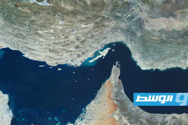 «وول ستريت جورنال»: ضغوط خليجية على واشنطن لفك الحصار على مضيق هرمز