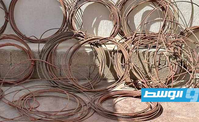 توقيف عامل أجنبي بحوزته مواد كهربائية مسروقة في بدر
