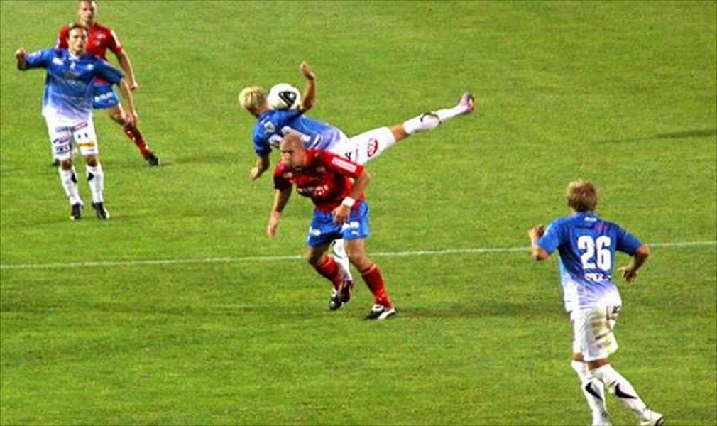 إيقاف لاعب كرة قدم 50 عامًا