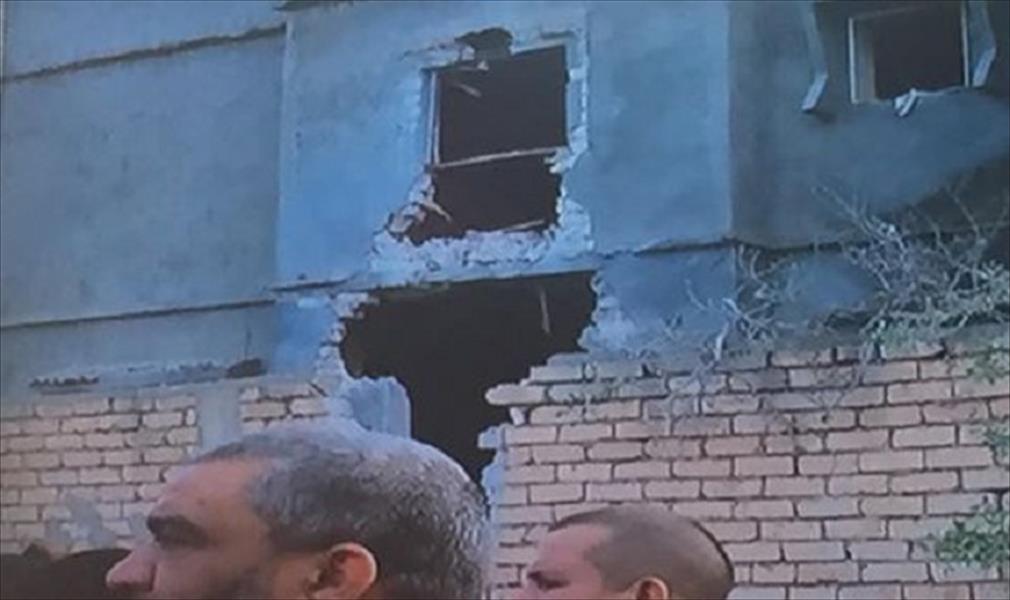 إصابة سيدة وابنتها في غارة جوية على مطار معيتيقة