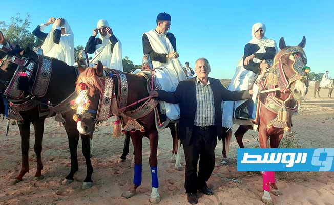 «بوابة الوسط» ترصد مهرجان الميز الشعبي على هامش سباق القدرة والتحمل في صياد (صور)