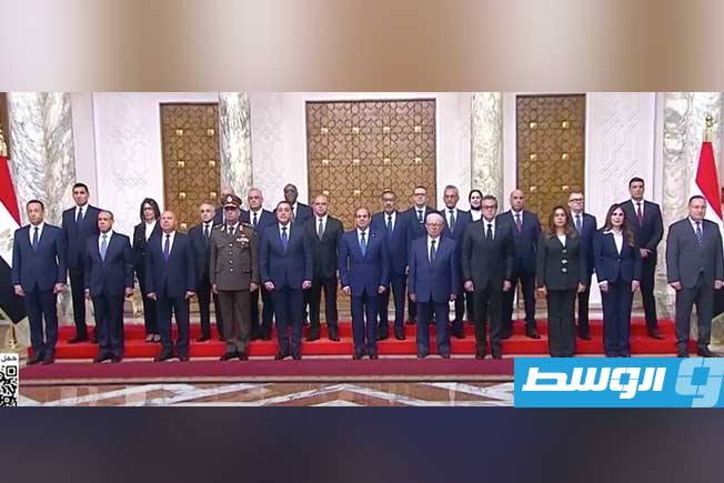 الحكومة المصرية الجديدة تؤدي اليمين الدستورية أمام السيسي
