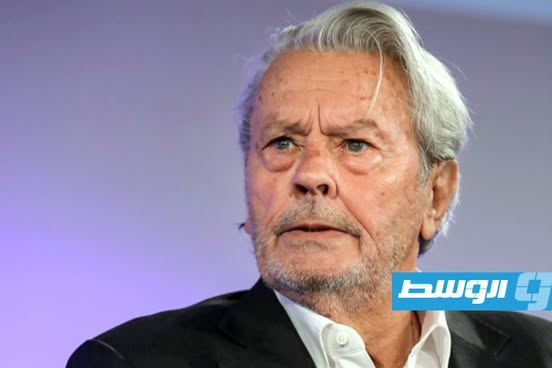 نجل آلان ديلون يرفع دعوى قضائية لإلغاء وصية والده