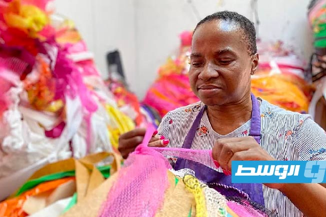 أول فنانة من ذوي الإعاقة الذهنية تفوز بـ«جائزة تيرنر» المرموقة