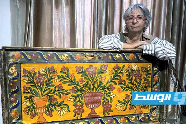 تكهنات لمحتوى صندوق جدة الفنانة هادية قانة