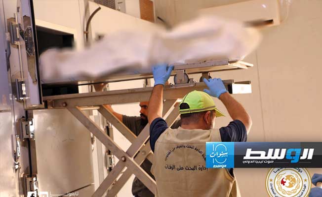 بعد أخذ عينات لها.. إعادة دفن 5 جثث مجهولة لضحايا فيضانات درنة