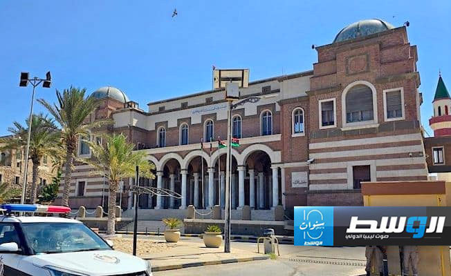 «واشنطن بوست» عن أزمة «المركزي»: سببها سماسرة السلطة المتنافسين على عائدات النفط