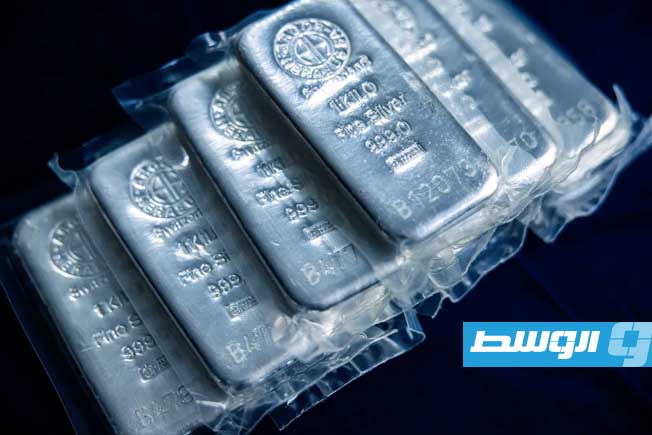 أسعار الفضة تتجاوز 60 دولارًا للمرة الأولى