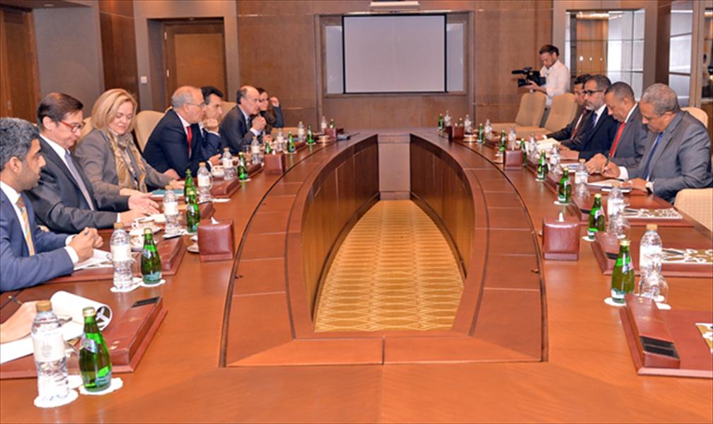 الثني يجتمع مع مبعوثي فرنسا وأميركا وبريطانيا وإيطاليا في الإمارات