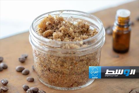 بالفيديو.. مقشر لمقاومة السيلوليت من القهوة والبن