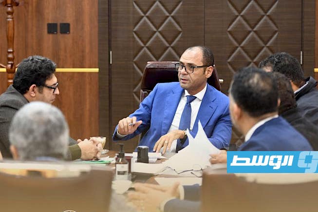 عبدالجليل يبحث التعاون مع شركة فرنسية لتوفير الأكسجين الطبي للمستشفيات