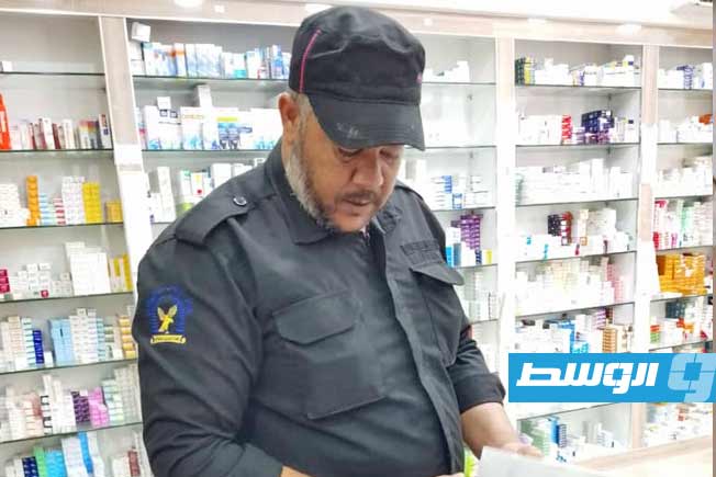ضبط أدوية منتهية الصلاحية بصيدليات في أجدابيا