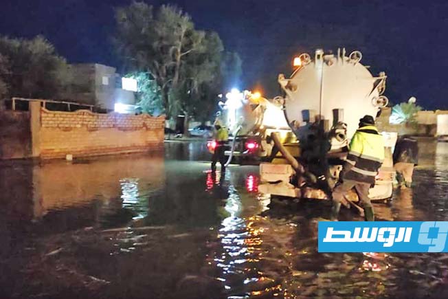 استمرار جهود نزح مياه الأمطار في أجدابيا (فيديو وصور)