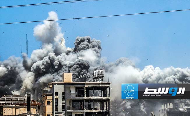 استشهاد 21 شخصا بغارة للاحتلال على مسجد وسط غزة