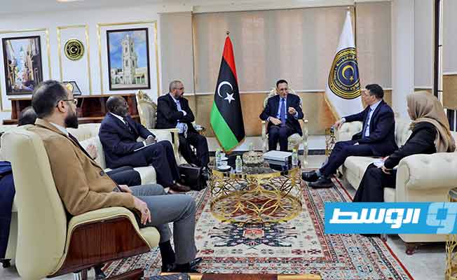 الحويج يبحث وضع آلية لتمويل المشروعات متناهية الصغر