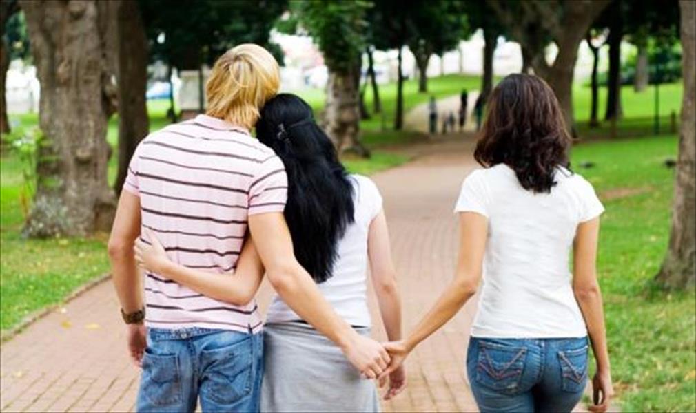 أصبع «البنصر» يكشف الرجل الخائن (تجربة علمية)