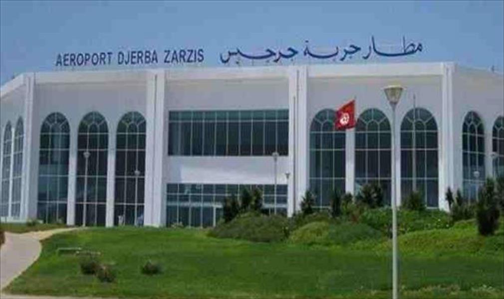 مصر تبدأ إجلاء رعاياها من ليبيا عبر تونس