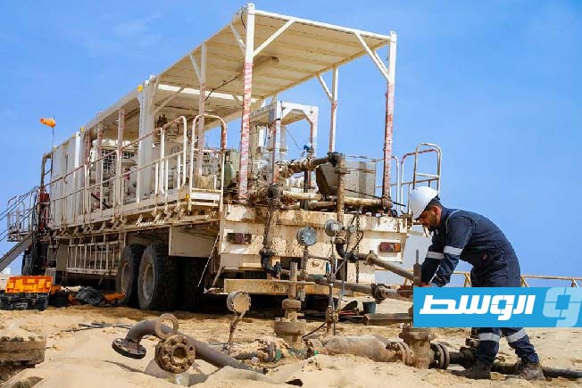«أويل برايس» الأميركي: نظام مالي مواز وراء الاستقرار الزائف في ليبيا