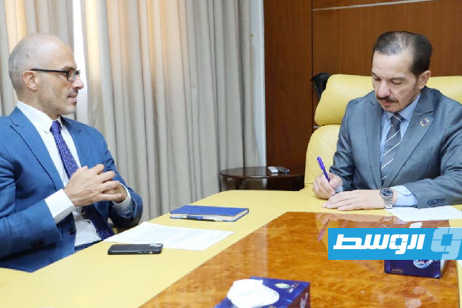أولاندو ينتقد غياب إطار «موحد» و«شفاف» للإنفاق العام في ليبيا
