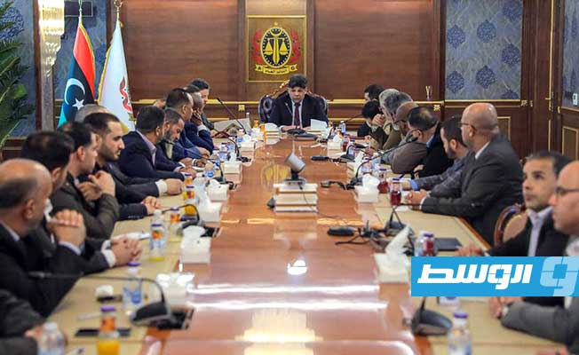 الصور والقيب وأساتذة الجامعات يتوصلون لحل بشأن أزمة الرواتب واستئناف الدراسة