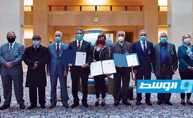 كتاب وفنانون ليبيون يوجهون نداء لأعضاء الحوار السياسي بتونس