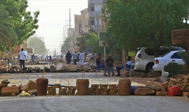 المحتجون في السودان يرفضون دعوة المجلس العسكري لإجراء انتخابات