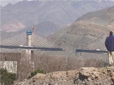 هجوم أميركي - إسرائيلي يستهدف جسرًا خارج مدينة قم الإيرانية