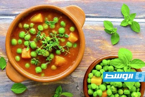 البسلة بصلصة الطماطم.. وجبة تقليدية بمذاق لا يُنسى