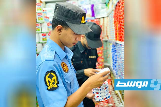 مصادرة كميات كبيرة من الأغذية منتهية الصلاحية في طبرق