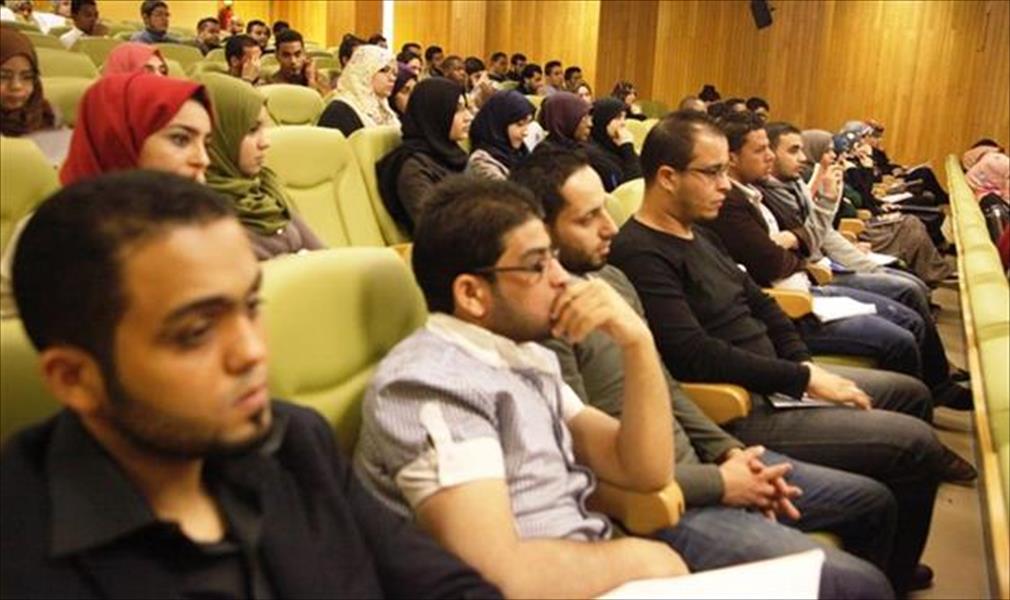 بالصور.. رابعة «عيون طب بنغازي» تستأنف الدراسة