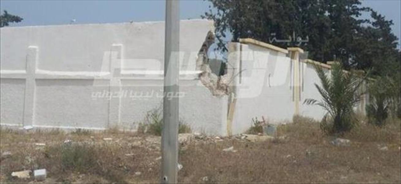 سقوط قذيفة على السور الخارجي لمُستشفى القلب بتاجوراء