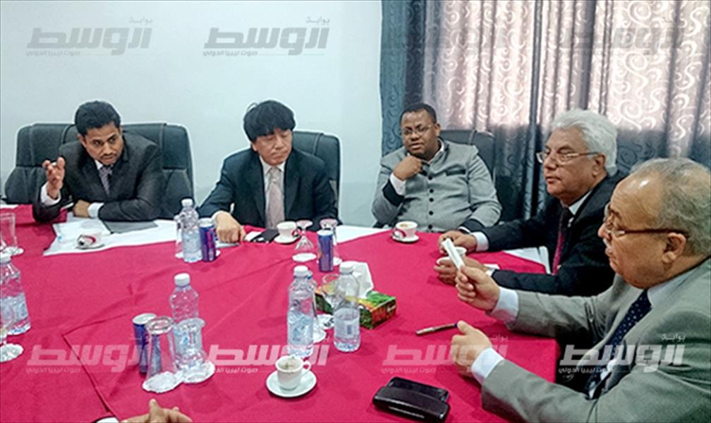 بلدي طبرق يناقش أزمة مياه الشرب بالمدينة مع شركة أميركية