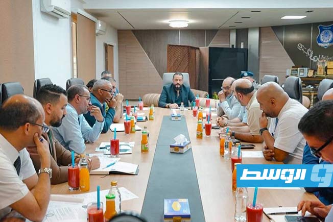 اجتماع موسع في بنغازي لتفعيل الدفع الإلكتروني بالمدارس الخاصة