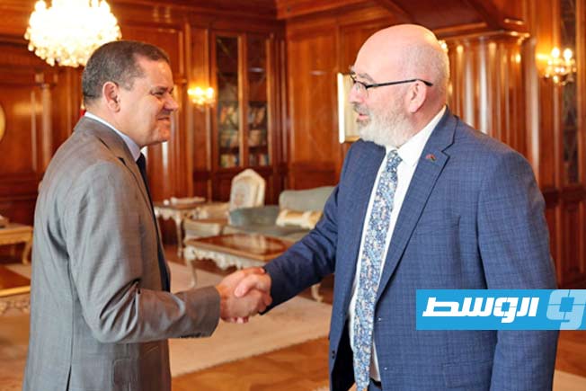 الدبيبة يناقش مع السفير البريطاني ترتيبات افتتاح مركز إصدار التأشيرات