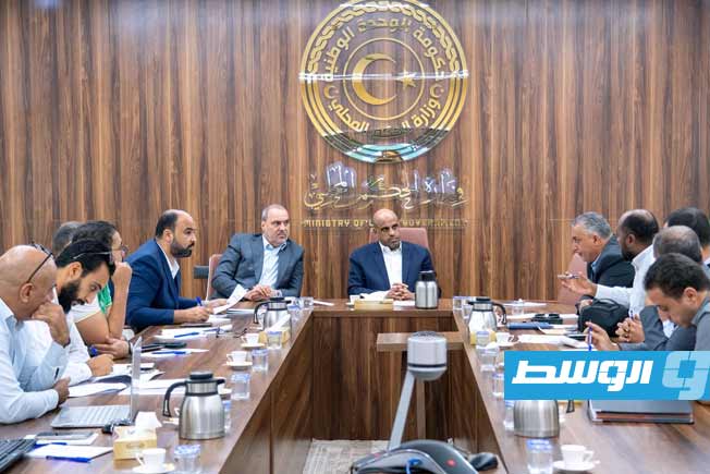 الجويفي يبحث مع صندوق الإنماء تسريع تنفيذ الوحدات السكنية الجاهزة بالبلديات