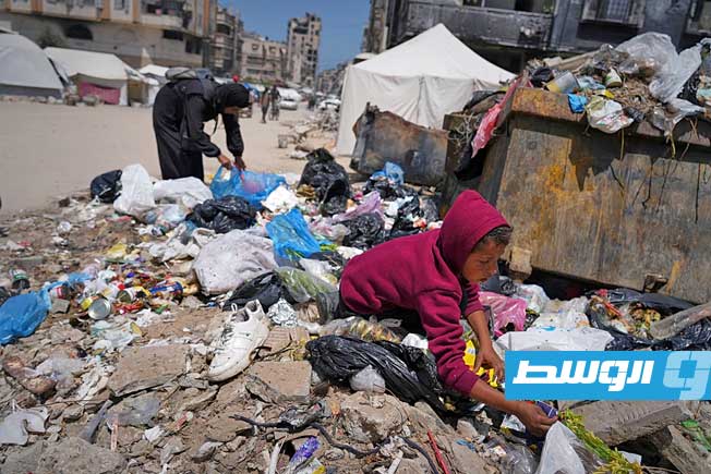 تراكم النفايات في شوارع غزة.. كارثة صحية وبيئية غير مسبوقة