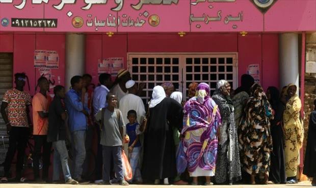 السودان لا يزال يعاني صعوبات اقتصادية برغم إطاحة البشير.. طوابير الوقود والخبز مستمرة