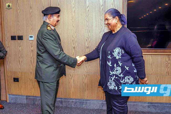 حفتر وتيتيه يبحثان المستجدات السياسية في ليبيا