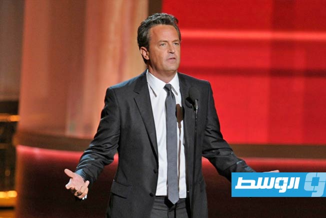 الحكم على طبيب مرتبط بوفاة نجم مسلسل «فريندز» ماثيو بيري بالإقامة الجبرية