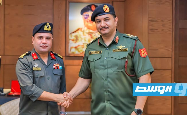 صدام حفتر والتواتي يستعرضان خطة تدريب وحدات القوات الخاصة البحرية