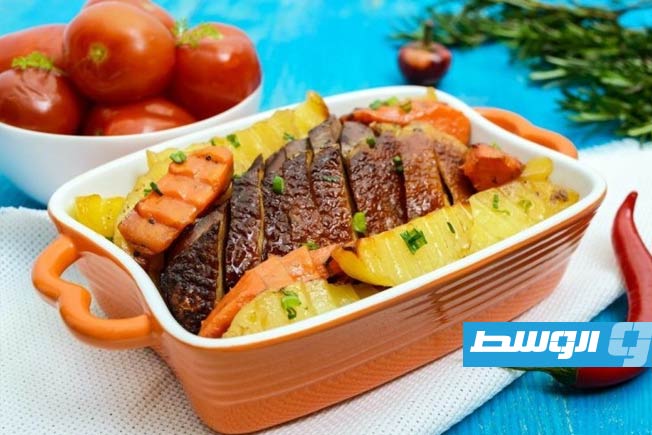 لحم محمّر بالفرن مع خضار مشوية