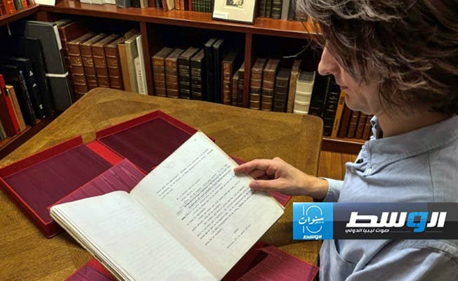 مخطوطة مطبوعة بالآلة الكاتبة لقصة «الأمير الصغير» تُباع في أبوظبي