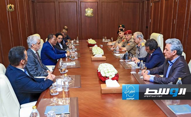 حفتر يستقبل وزير خارجية الكونغو برازافيل في بنغازي
