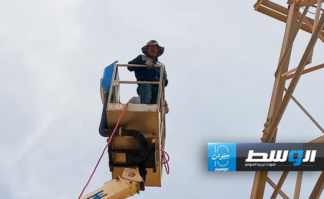صيانة عاجلة لخط نقل كهرباء في غريان