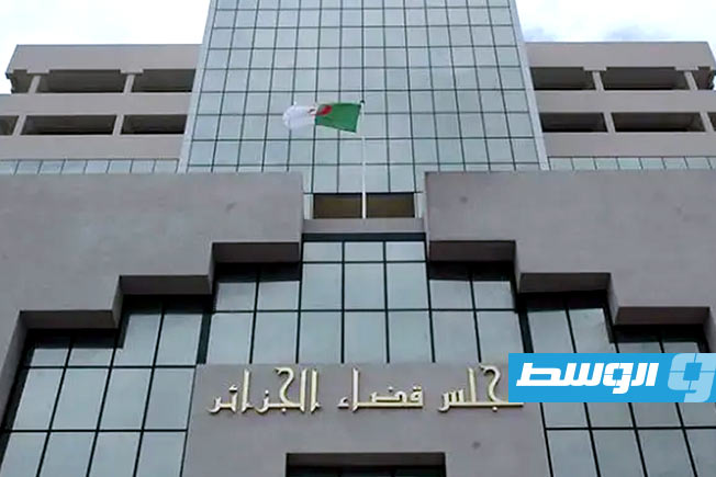 «قضية التبغ» تجر مسؤولًا جزائريًا رفيعًا إلى الحبس الاحتياطي