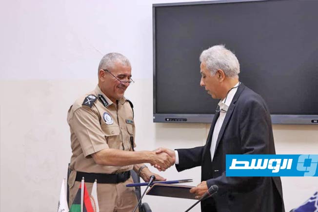 «العمل» و«الجوازات والجنسية» بحكومة الوحدة توقعان مذكرة تفاهم