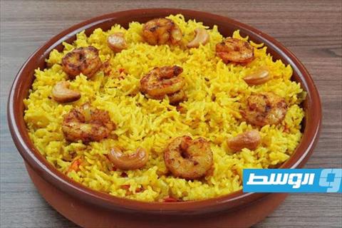 كبسة بالجمبري والطماطم والمكسرات